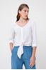 Blusa-Branca-De-Laise-Com-Detalhe-De-Amarracao-close-frente