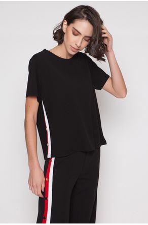 blusa-preta-manga-curta-com-listras-laterais